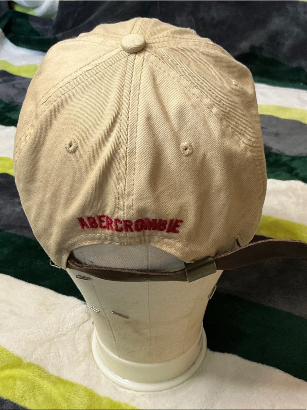 Abercrombie Beige Baseball Cap with Red Patch - Picture 3 of 11